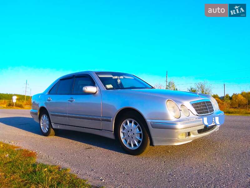 Седан Mercedes-Benz E-Class 1999 в Полонному