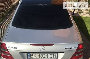 Седан Mercedes-Benz E-Class 2003 в Сарнах