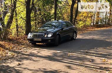 Седан Mercedes-Benz E-Class 2003 в Львове