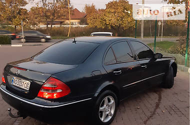 Седан Mercedes-Benz E-Class 2005 в Иршаве