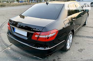 Седан Mercedes-Benz E-Class 2012 в Киеве