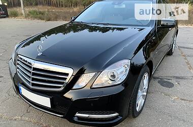 Седан Mercedes-Benz E-Class 2012 в Киеве