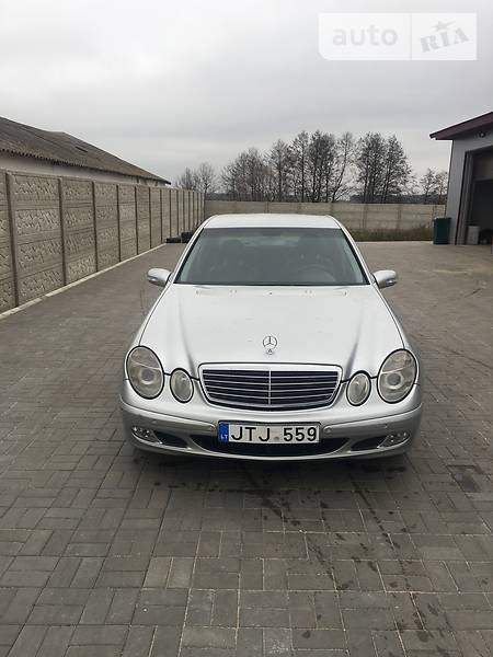 Седан Mercedes-Benz E-Class 2005 в Березному