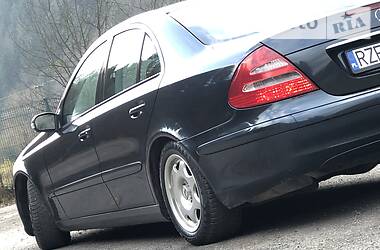 Седан Mercedes-Benz E-Class 2003 в Межгорье