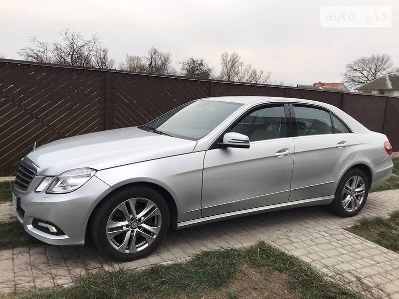 Седан Mercedes-Benz E-Class 2009 в Киеве