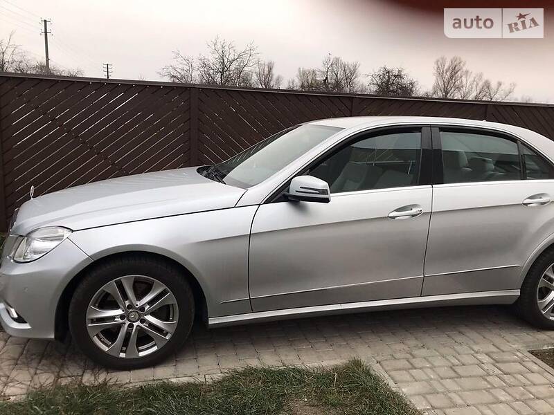 Седан Mercedes-Benz E-Class 2009 в Киеве