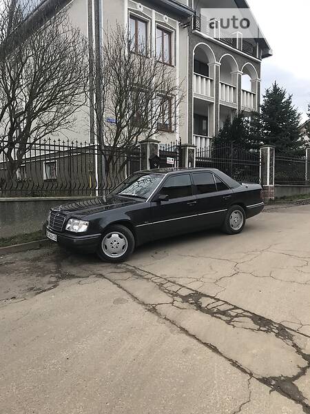 Седан Mercedes-Benz E-Class 1994 в Калуше