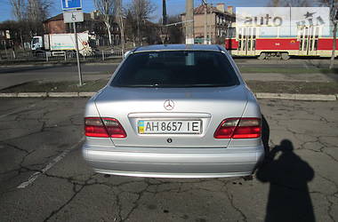 Седан Mercedes-Benz E-Class 1999 в Мариуполе