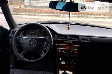 Седан Mercedes-Benz E-Class 1990 в 