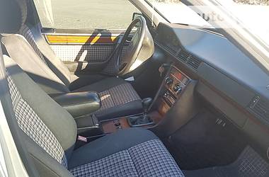 Седан Mercedes-Benz E-Class 1994 в 