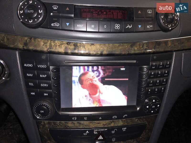 Седан Mercedes-Benz E-Class 2005 в Миколаєві