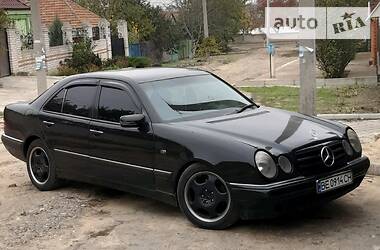 Седан Mercedes-Benz E-Class 1997 в 