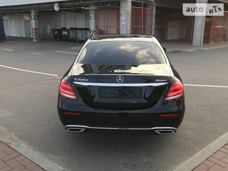 Седан Mercedes-Benz E-Class 2018 в Києві