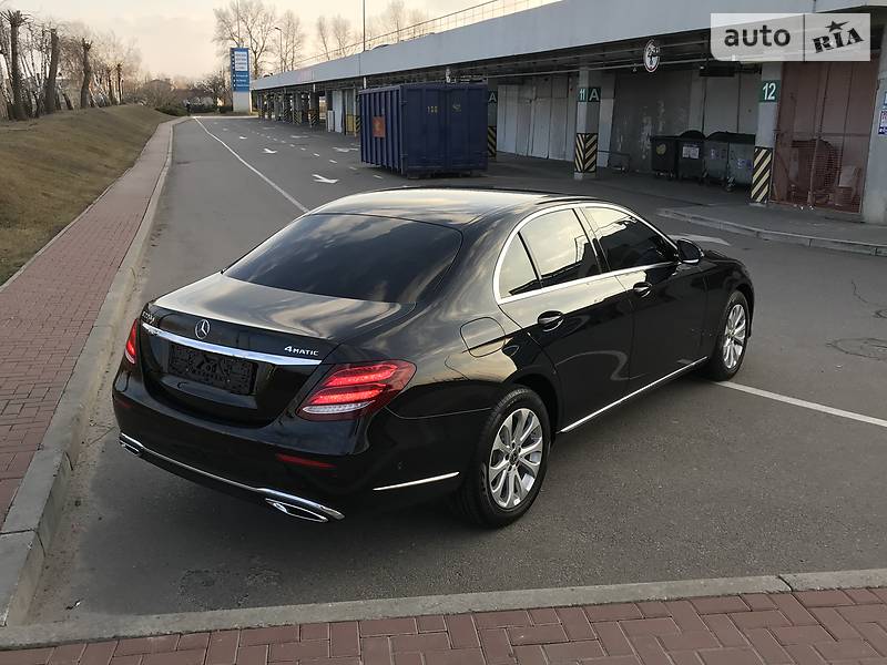 Седан Mercedes-Benz E-Class 2018 в Києві