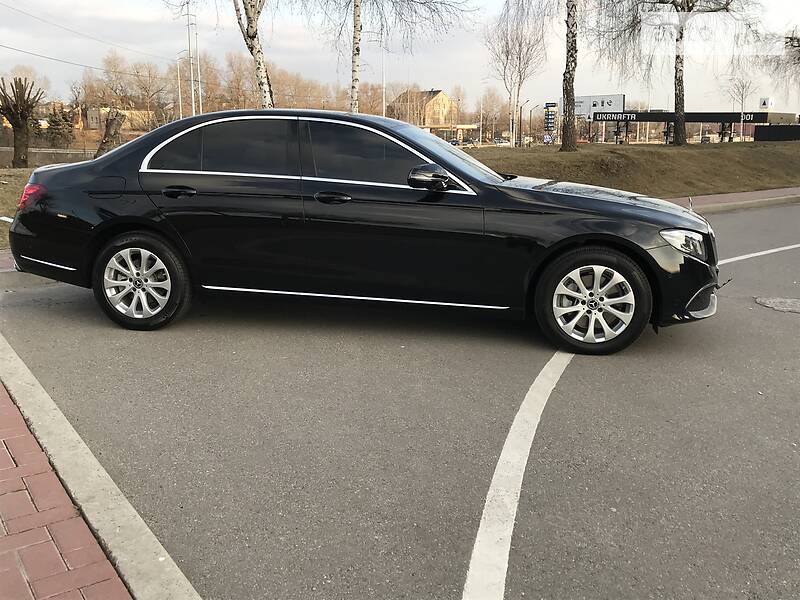 Седан Mercedes-Benz E-Class 2018 в Києві