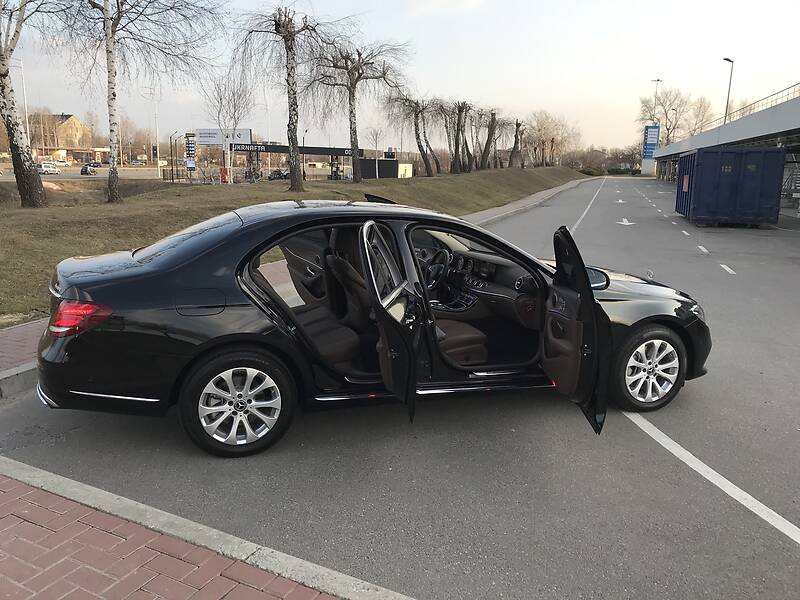 Седан Mercedes-Benz E-Class 2018 в Києві