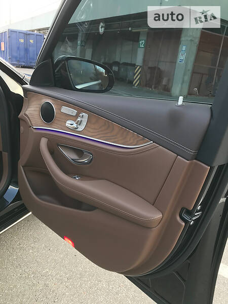 Седан Mercedes-Benz E-Class 2018 в Києві