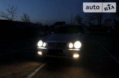 Універсал Mercedes-Benz E-Class 2001 в 