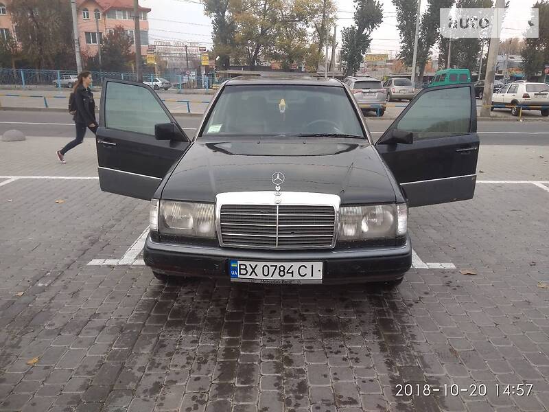 Седан Mercedes-Benz E-Class 1991 в Волочиске