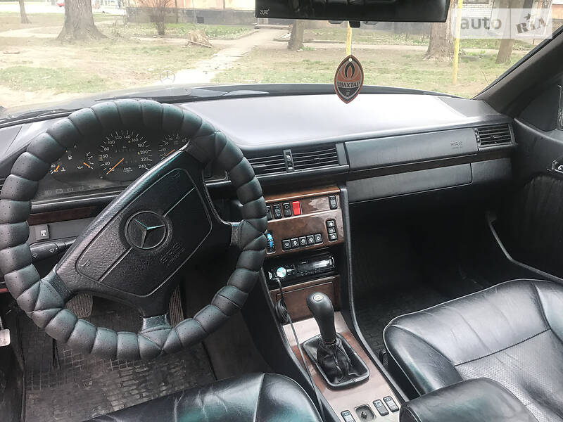 Купе Mercedes-Benz E-Class 1995 в Кривому Розі