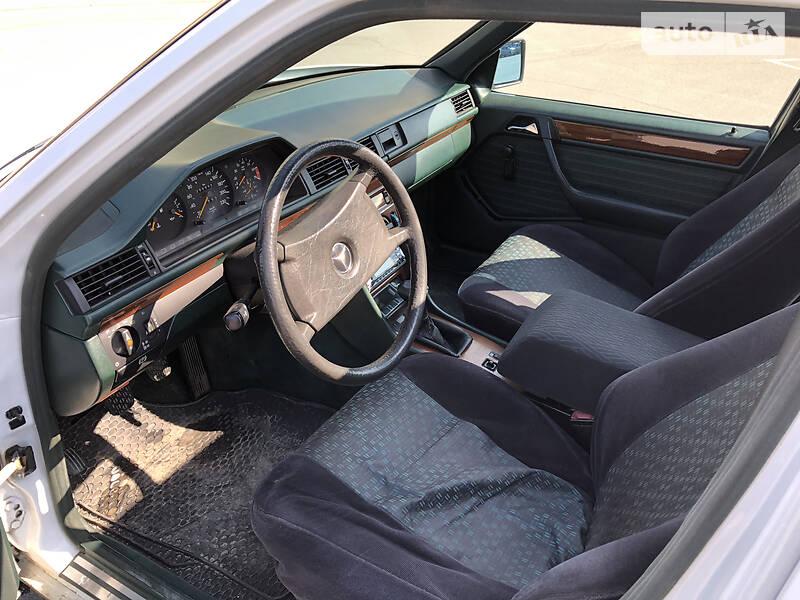 Седан Mercedes-Benz E-Class 1991 в Вінниці