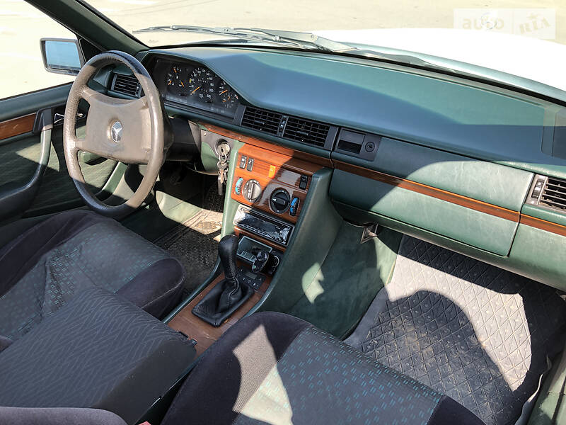 Седан Mercedes-Benz E-Class 1991 в Вінниці