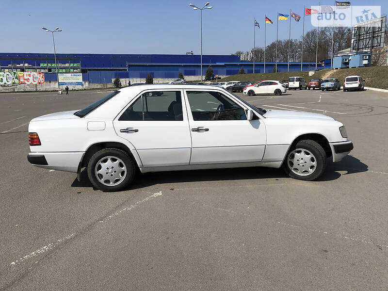 Седан Mercedes-Benz E-Class 1991 в Вінниці