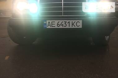 Седан Mercedes-Benz E-Class 1987 в 