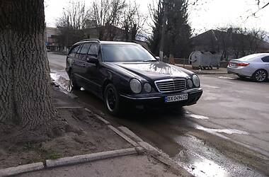 Універсал Mercedes-Benz E-Class 2000 в 