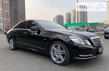 Седан Mercedes-Benz E-Class 2011 в 