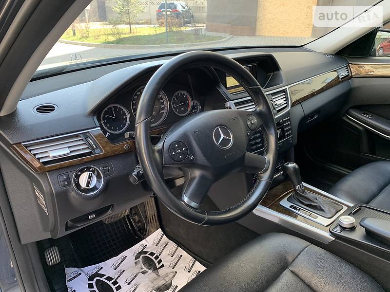 Універсал Mercedes-Benz E-Class 2011 в Івано-Франківську