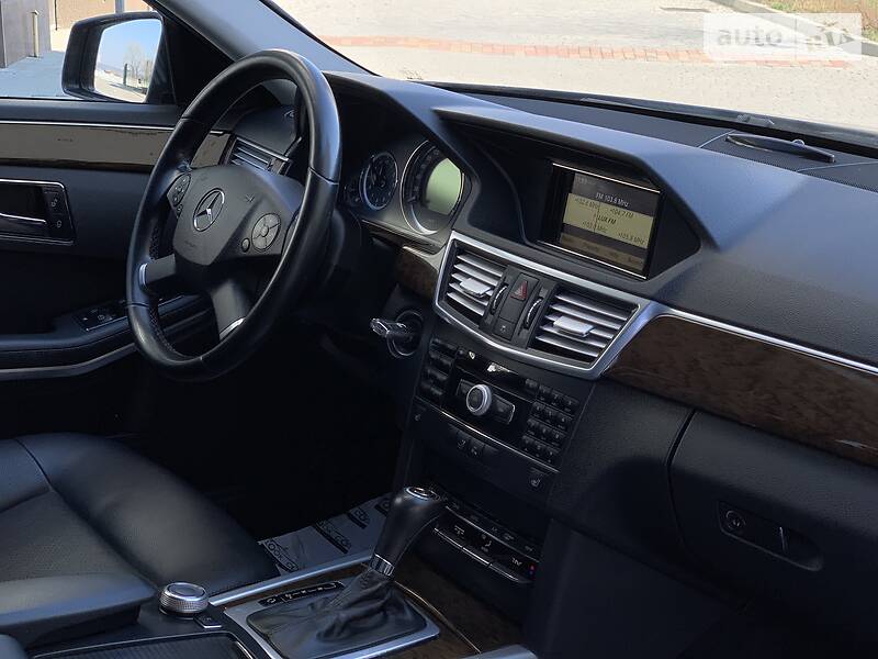 Універсал Mercedes-Benz E-Class 2011 в Івано-Франківську