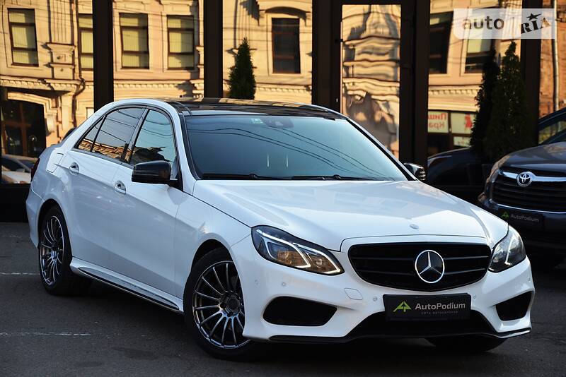Седан Mercedes-Benz E-Class 2012 в Києві