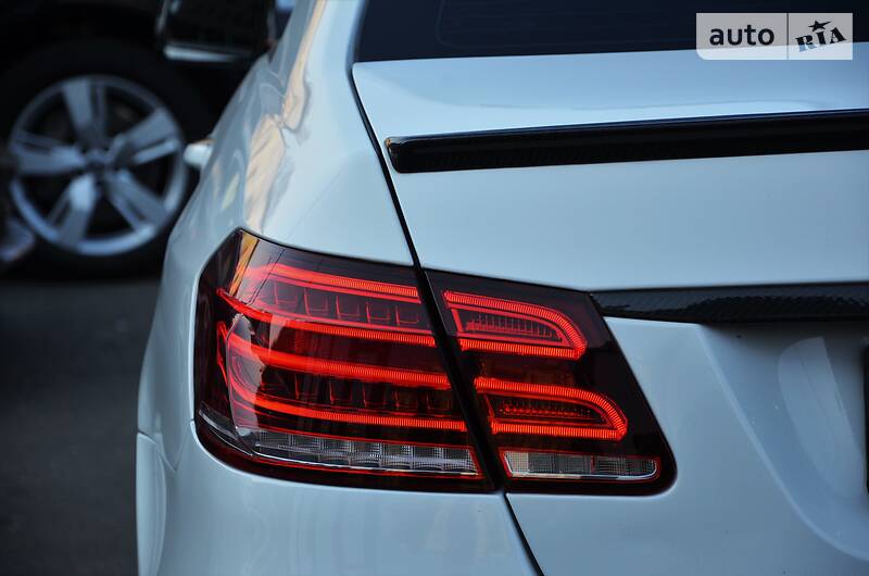 Седан Mercedes-Benz E-Class 2012 в Києві