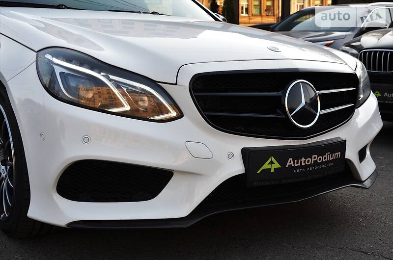 Седан Mercedes-Benz E-Class 2012 в Києві