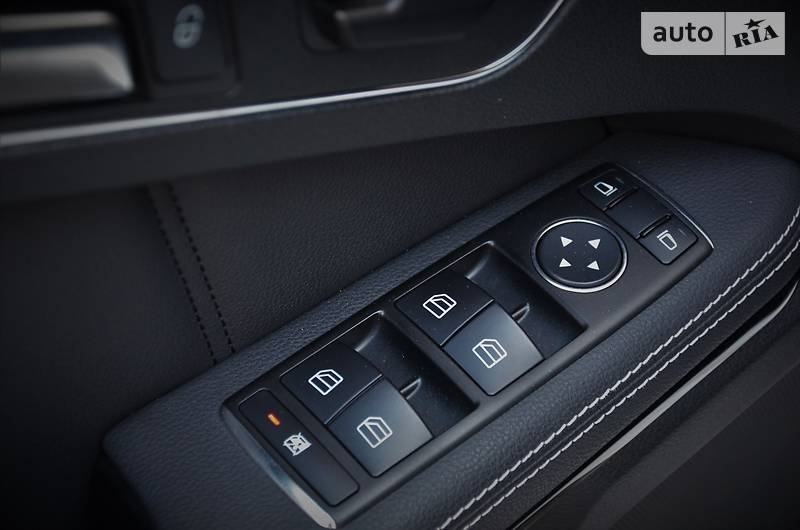 Седан Mercedes-Benz E-Class 2012 в Києві