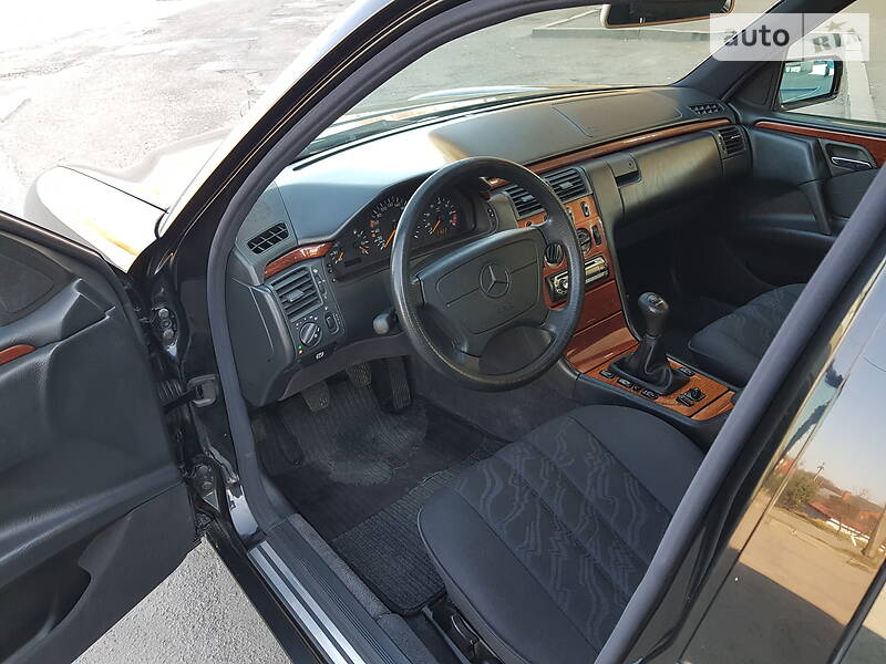 Седан Mercedes-Benz E-Class 1997 в Хмельницькому фото 41 Седан Mercedes-Benz E-Class 1997 в Хмельницькому