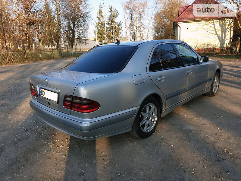 Седан Mercedes-Benz E-Class 2001 в Тернополі