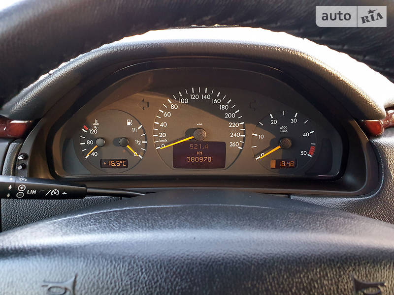 Седан Mercedes-Benz E-Class 2001 в Тернополі