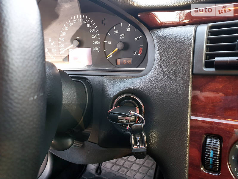 Седан Mercedes-Benz E-Class 2001 в Тернополі
