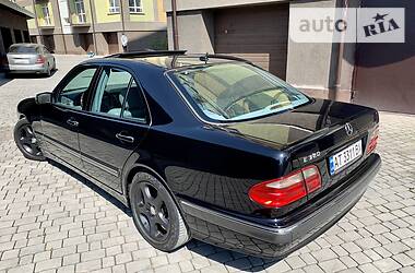 Седан Mercedes-Benz E-Class 2001 в Ивано-Франковске