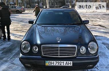 Седан Mercedes-Benz E-Class 1999 в 