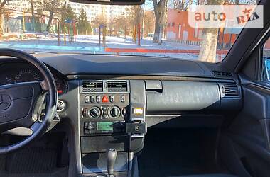 Седан Mercedes-Benz E-Class 1999 в 