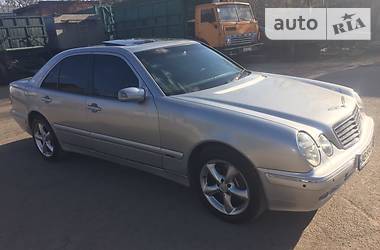 Седан Mercedes-Benz E-Class 2000 в 