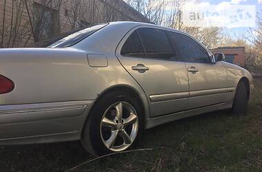 Седан Mercedes-Benz E-Class 2000 в 