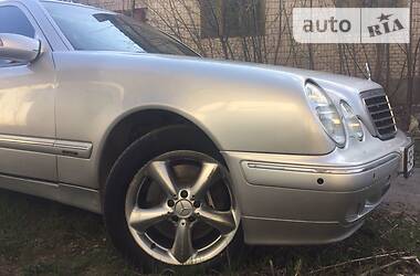 Седан Mercedes-Benz E-Class 2000 в 