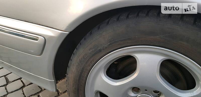 Седан Mercedes-Benz E-Class 2001 в Львове