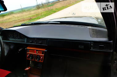 Седан Mercedes-Benz E-Class 1993 в 