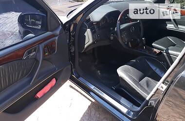 Седан Mercedes-Benz E-Class 2001 в 