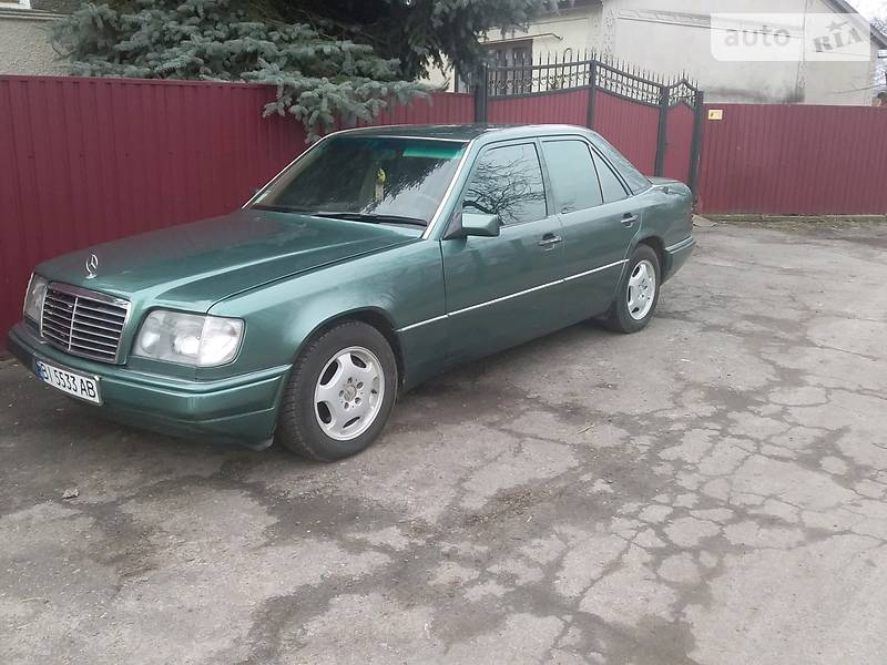 Седан Mercedes-Benz E-Class 1994 в Полтаве